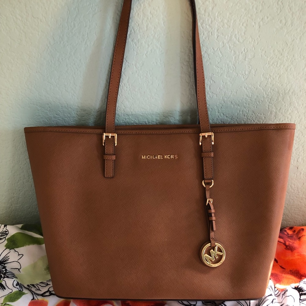 Micheal Kors Jet Set Travel Tote!